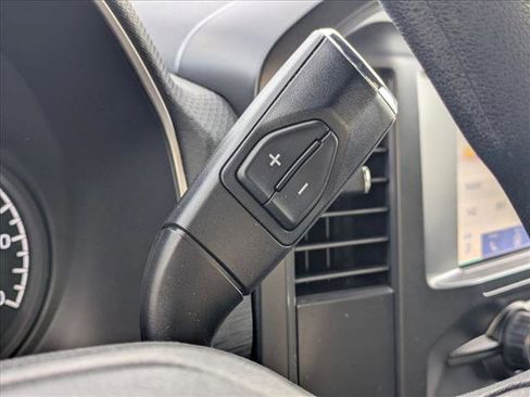 Used 2021 Ford F150 XLT image 12