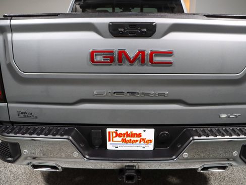 Used 2024 GMC Sierra 1500 SLT w/ SLT Premium Plus Package AWD/4WD image 8