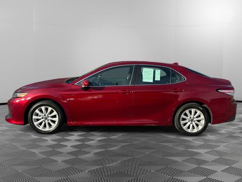 Used 2019 Toyota Camry LE image 4