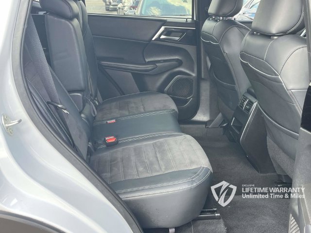 Used 2024 Mitsubishi Outlander SE Black Edition AWD/4WD image 27