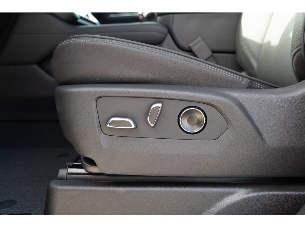 New 2026 GMC Yukon XL Denali w/ Sun & Power Step Package AWD/4WD image 15