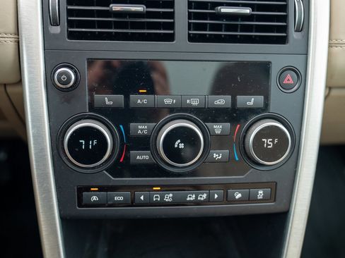 Used 2017 Land Rover Discovery Sport HSE image 17