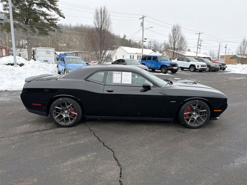 Used 2016 Dodge Challenger R/T Plus image 9