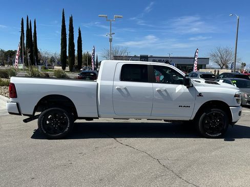 New 2026 RAM 2500 Laramie w/ Night Edition AWD/4WD image 9