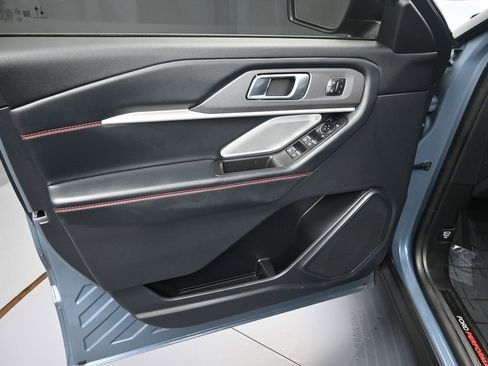 Used 2025 Ford Explorer ST w/ Sun And Sound Package image 10