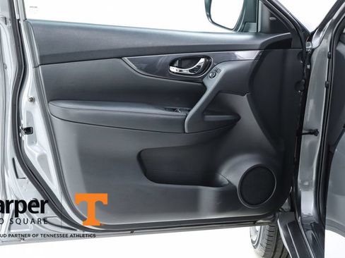 Used 2019 Nissan Rogue SV FWD image 18