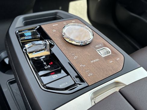 Used 2023 BMW iX M60 w/ Executive Package image 26