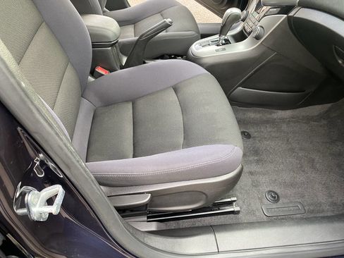 Used 2014 Chevrolet Cruze LT w/ RS Package image 32