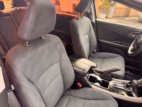 Used 2017 Honda Accord EX image 22