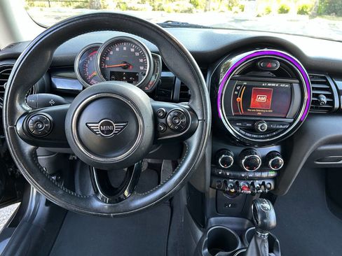 Used 2019 MINI Cooper 2-Door Hardtop image 34
