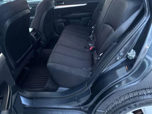 Used 2011 Subaru Outback 2.5i Premium image 11