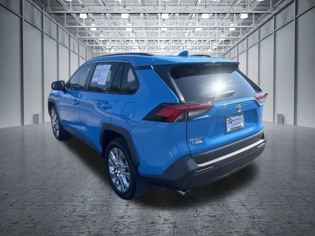 Used 2019 Toyota RAV4 XLE Premium w/ Advanced Technology Package FWD image 3