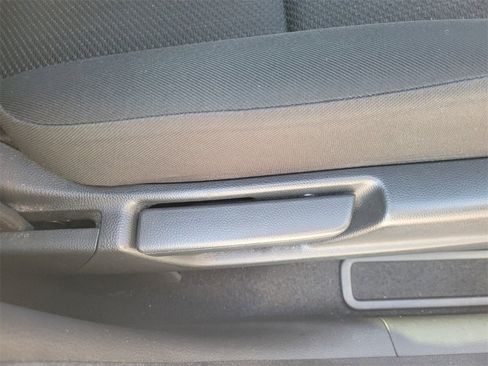 Used 2018 Honda HR-V LX image 15