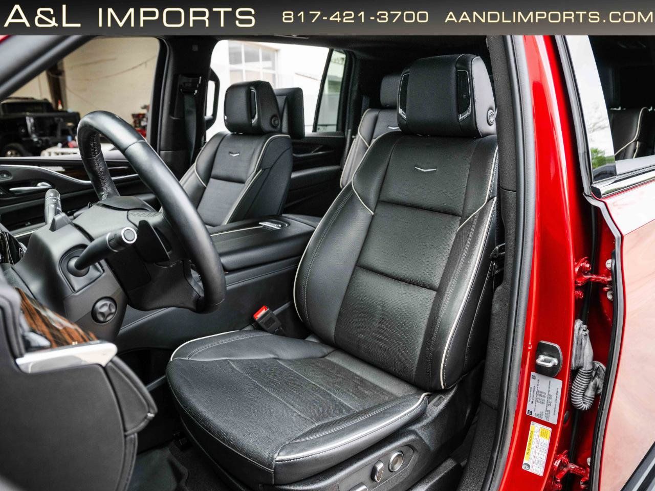 Used 2024 Cadillac Escalade ESV Premium Luxury AWD/4WD image 4