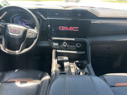 Used 2024 GMC Sierra 1500 AT4 w/ Technology Package AWD/4WD image 10