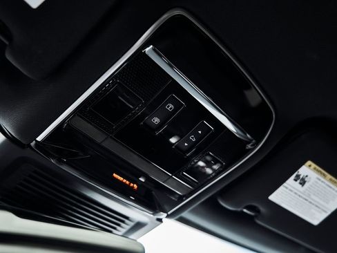 Used 2025 Land Rover Range Rover SE AWD/4WD image 75