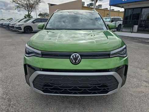 New 2026 Volkswagen Taos SE image 2