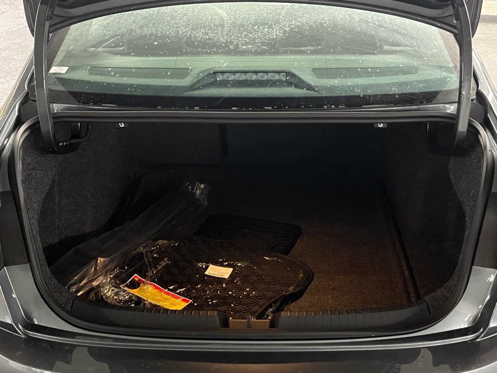 Used 2025 Volkswagen Jetta SE FWD image 31