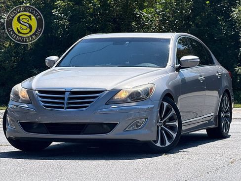 Used 2013 Hyundai Genesis 5.0 R-Spec RWD image 1