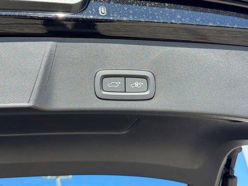 New 2026 Volvo XC40 B5 Ultra w/ Protection Package Premier image 16
