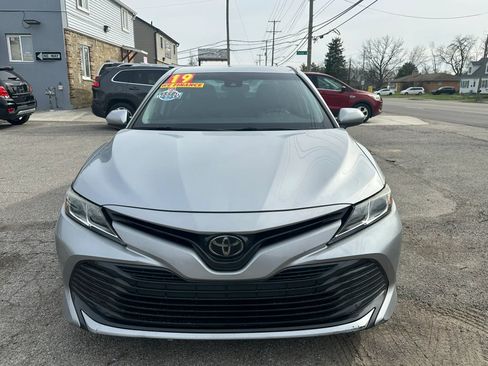 Used 2019 Toyota Camry LE FWD image 8