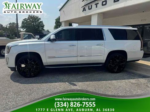 Used 2016 Cadillac Escalade ESV Luxury RWD image 9
