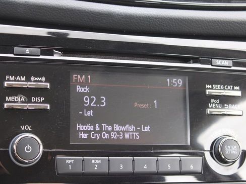 Used 2018 Nissan Rogue Sport SV image 34