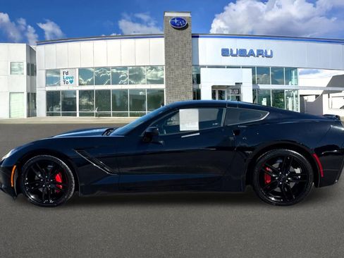 Used 2019 Chevrolet Corvette Stingray Coupe w/ Carbon Flash Badge Package RWD image 8