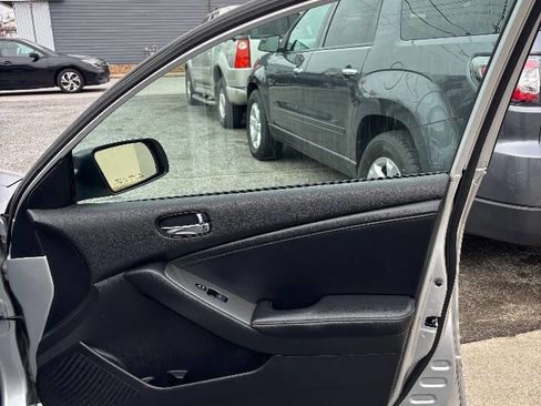 Used 2011 Nissan Altima 2.5 SL w/ Technology Pkg image 15