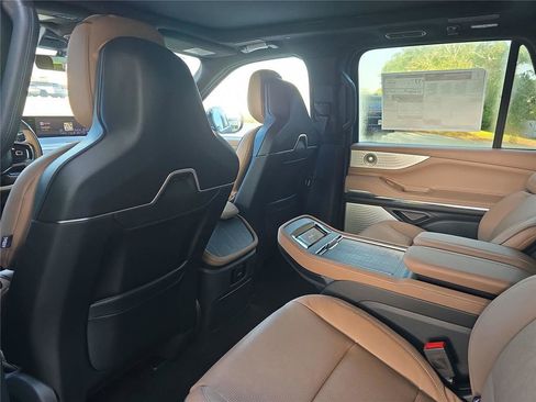 New 2026 Lincoln Navigator Black Label AWD/4WD image 13