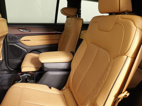 Used 2023 Jeep Grand Cherokee L Summit w/ High Altitude Package image 42