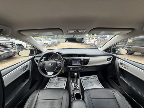 Used 2015 Toyota Corolla LE FWD image 18