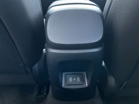 Used 2025 Hyundai Elantra SEL image 18