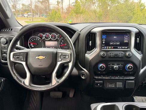 Used 2020 Chevrolet Silverado 1500 LT w/ All-Star Edition image 3