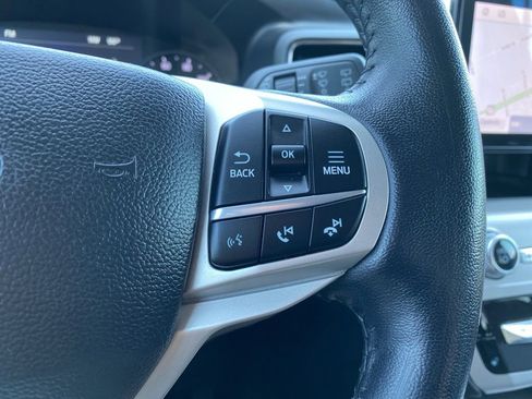 Used 2023 Ford Explorer XLT w/ Equipment Group 202A AWD/4WD image 34