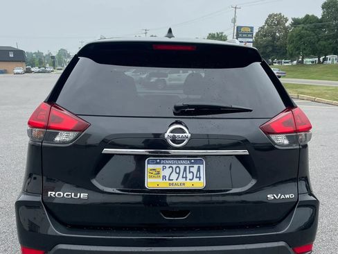 Used 2018 Nissan Rogue SV w/ Sun & Sound Touring Package AWD/4WD image 8