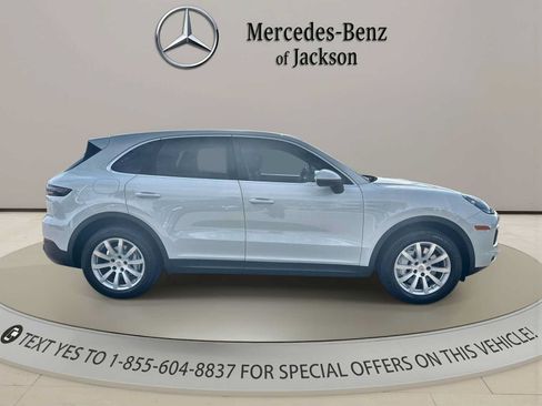 Used 2021 Porsche Cayenne AWD/4WD image 6