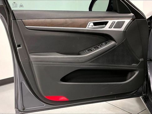 Used 2015 Hyundai Genesis 5.0 w/ Option Group 05 image 21