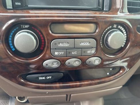 Used 2004 Toyota Sequoia Limited RWD image 17