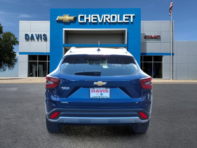 Used 2024 Chevrolet Trax LT w/ LT Convenience Package FWD image 4