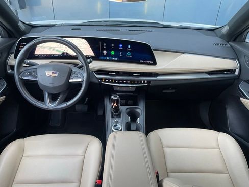 Used 2024 Cadillac XT4 Luxury w/ LPO, Floor Liner Package FWD image 12