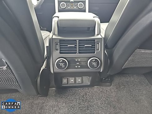 Used 2024 Land Rover Discovery S image 23