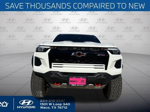 Used 2025 Chevrolet Colorado ZR2 w/ Technology Package image 8