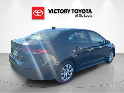 Used 2025 Toyota Corolla LE FWD image 3