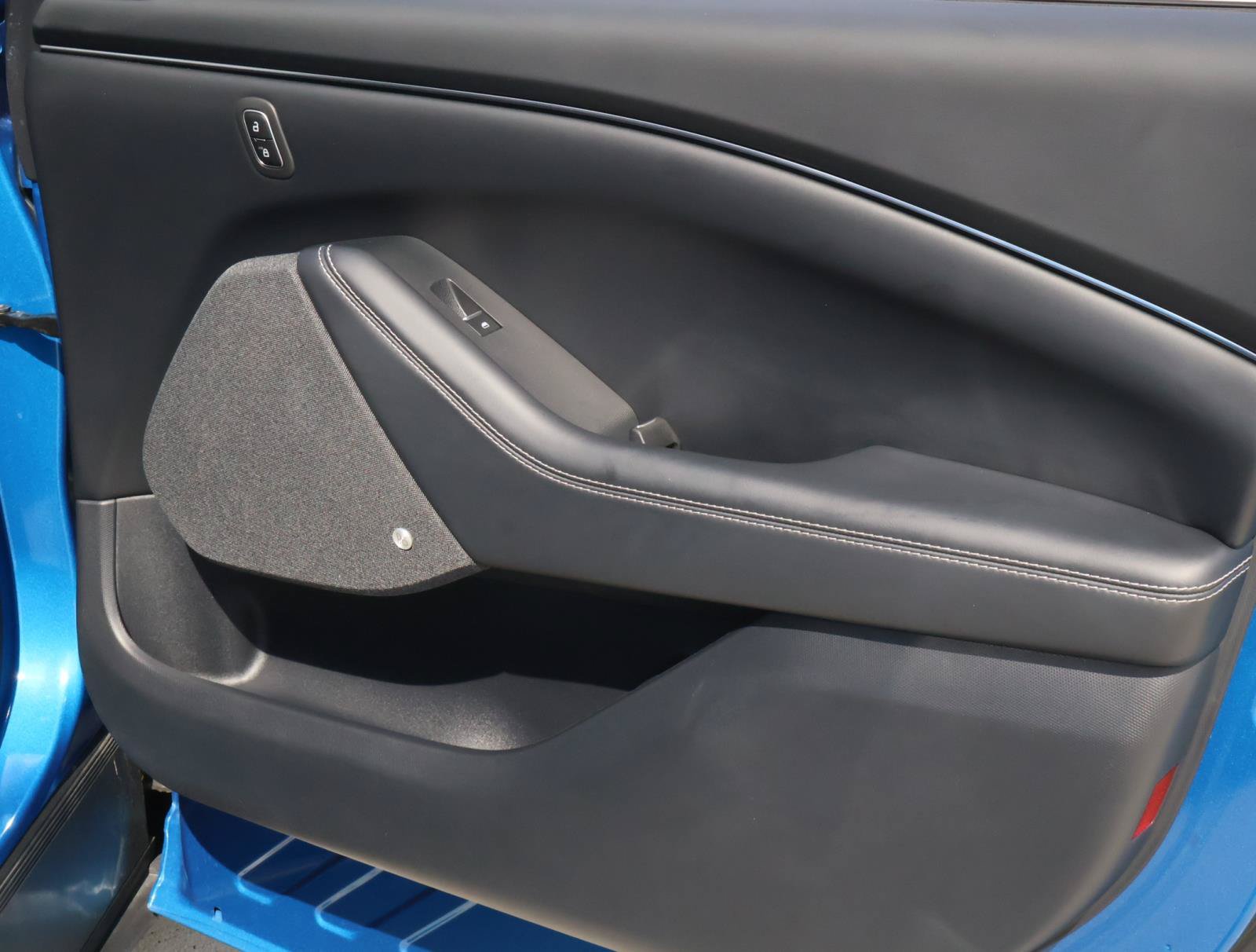 Used 2025 Ford Mustang Mach-E Premium AWD/4WD image 19