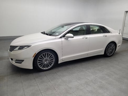 Used 2013 Lincoln MKZ FWD image 2
