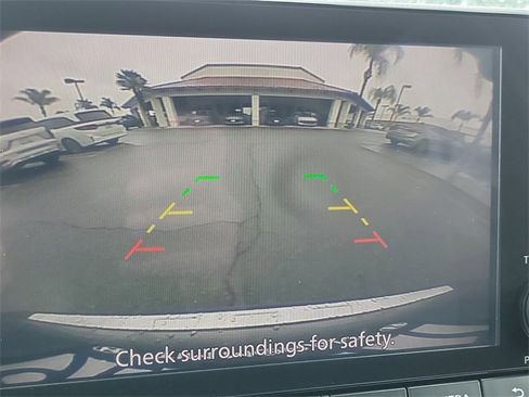 Used 2023 Nissan Rogue SV image 14