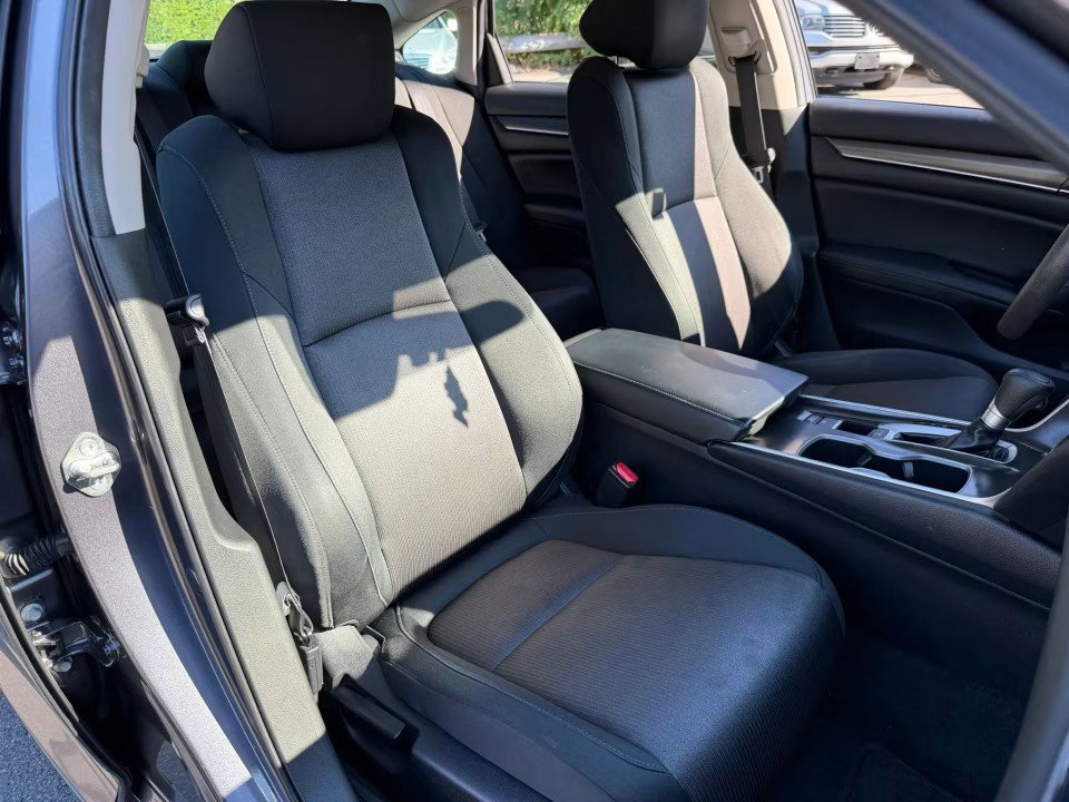 Used 2018 Honda Accord LX image 16