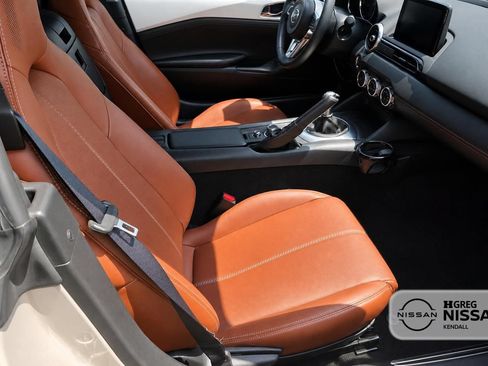 Used 2023 MAZDA MX-5 Miata Grand Touring w/ Weather Package RWD image 12