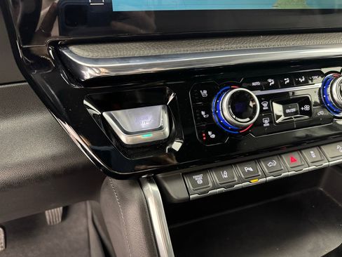 Used 2025 GMC Sierra 2500 Denali w/ Technology Package image 21